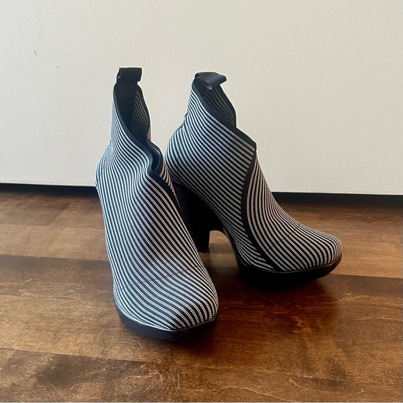 Barcelona Collective navy striped heels - Picture 2 of 3